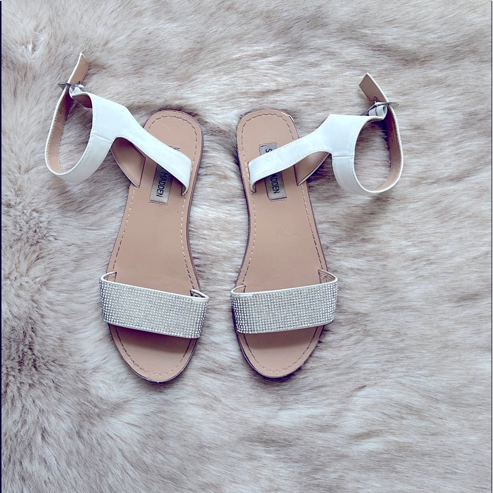 Steve Madden Sandals Size 7 White in Color
